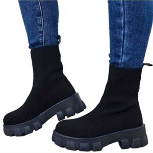 Trendy women's boots sz 10.5
